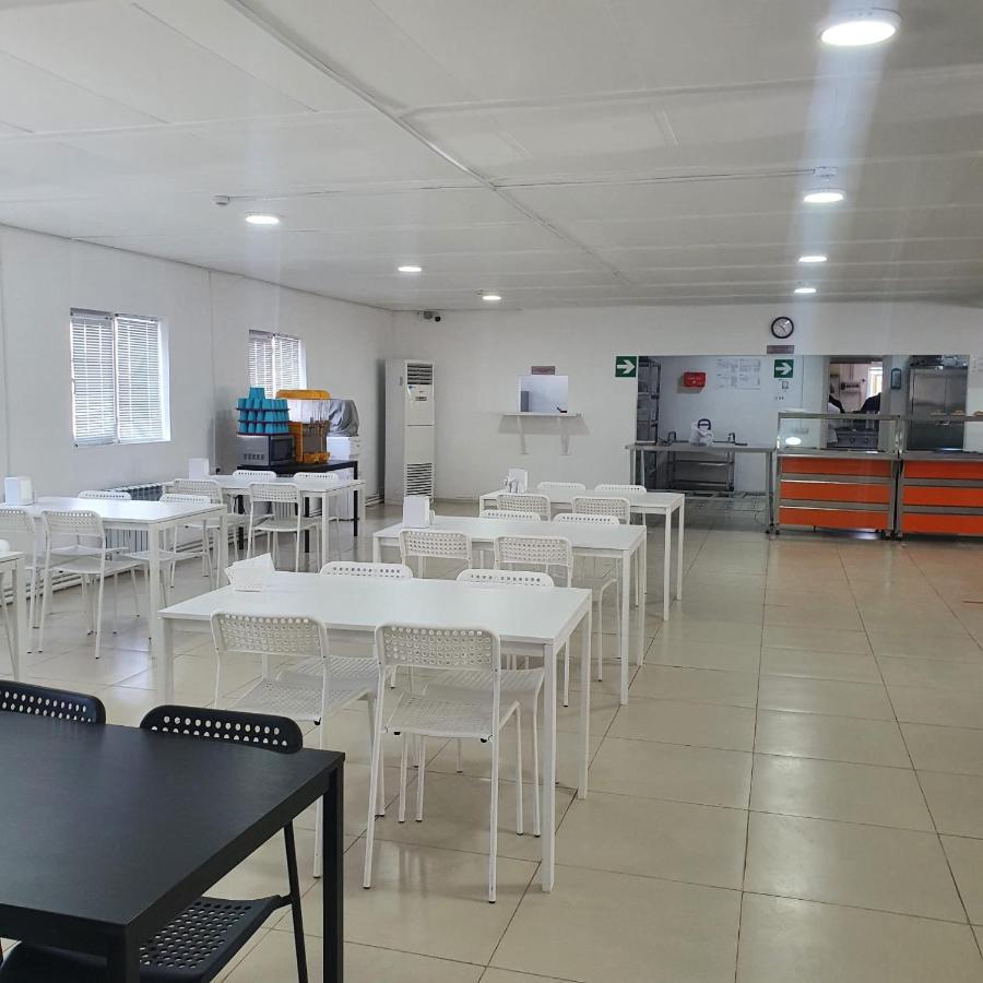 Atyraū Apec Hotel מראה חיצוני תמונה