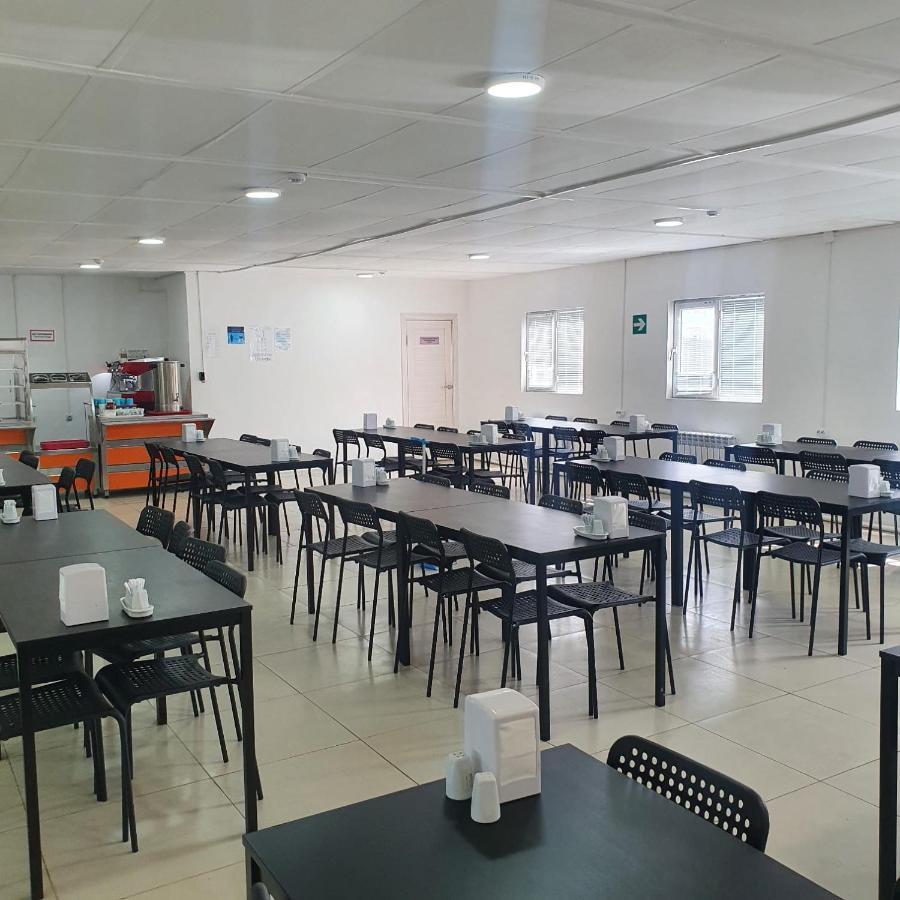 Atyraū Apec Hotel מראה חיצוני תמונה