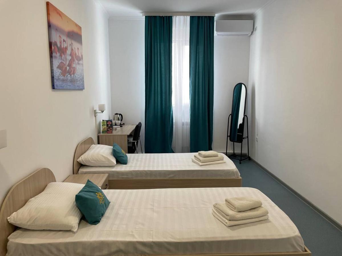 Atyraū Apec Hotel מראה חיצוני תמונה