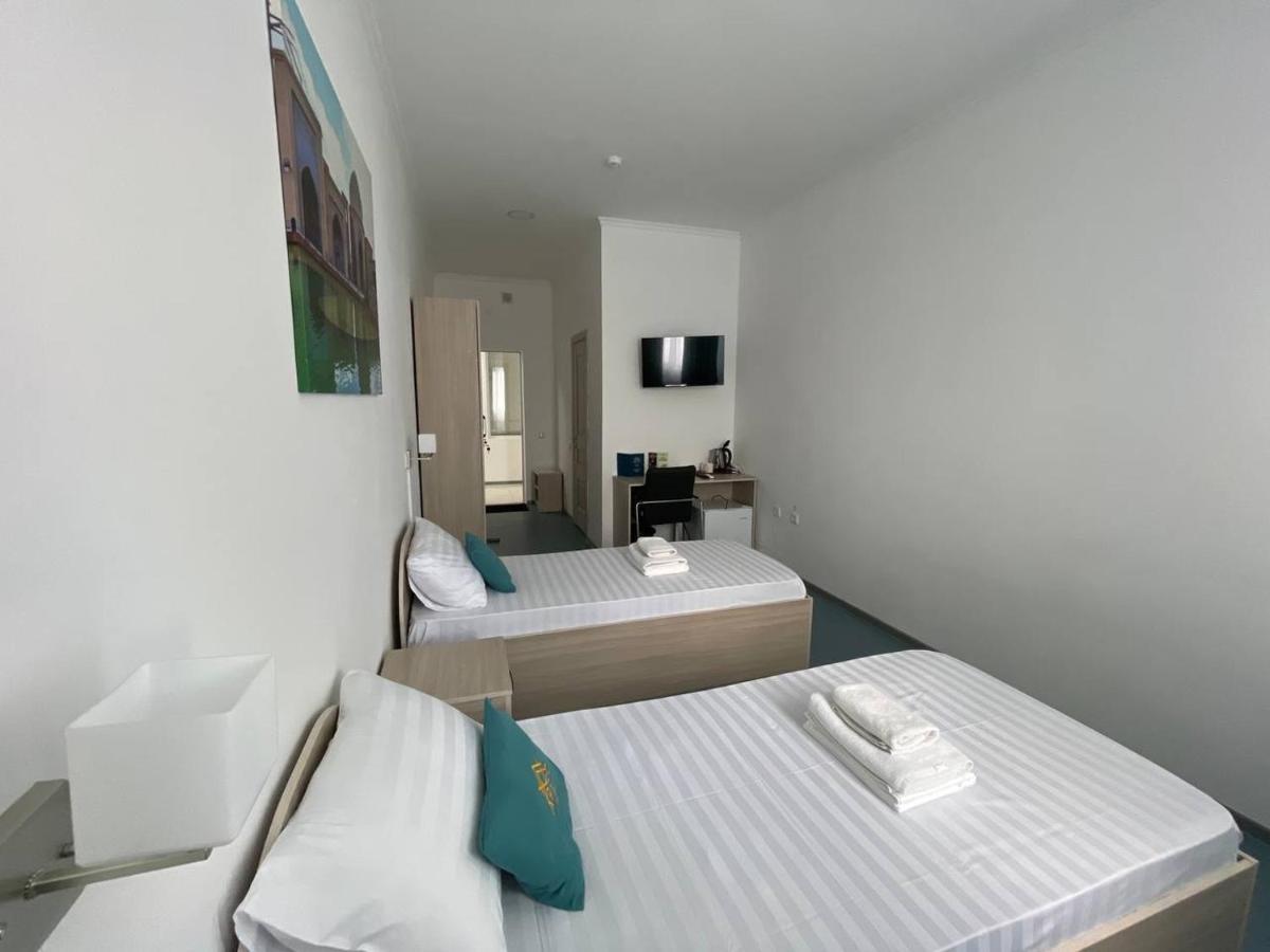 Atyraū Apec Hotel מראה חיצוני תמונה